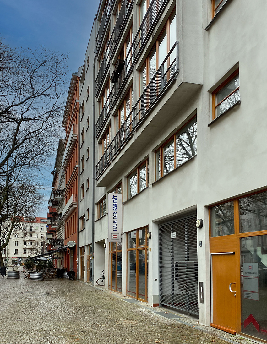Foto der Hauptgeschäftsstelle in der Kollwitzstraße 94–96